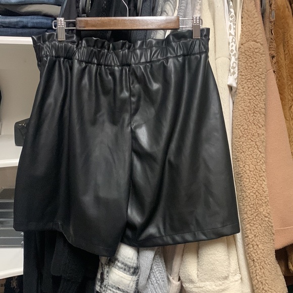 Lucy Paris Shorts - Picture 5 of 7